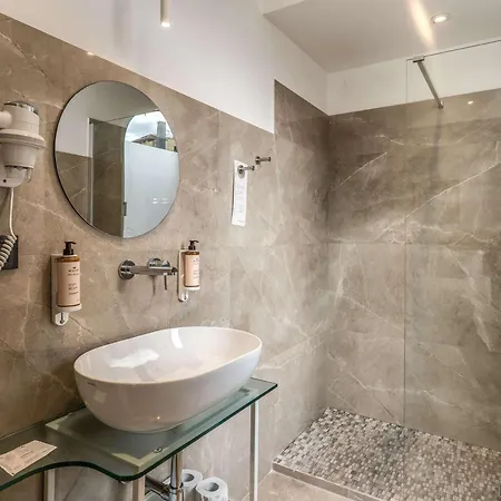 מלון Mercure Centro Termini 4*