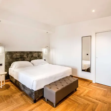 Hotel Mercure Centro Termini 4*